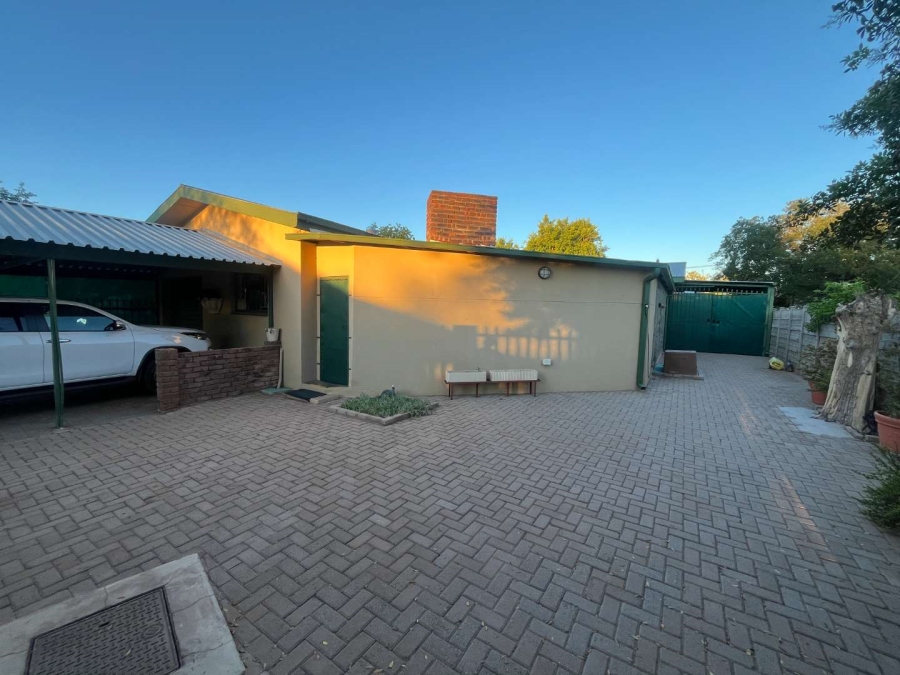 3 Bedroom Property for Sale in Flora Park Northern Cape